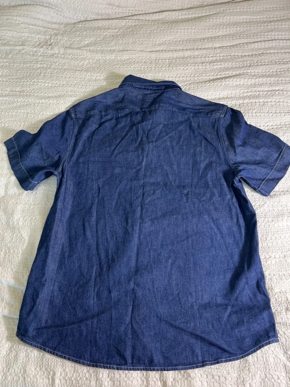 Banana Republic 100% cotton Short-Sleeve Denim Button-Down in Indigo Blue size M